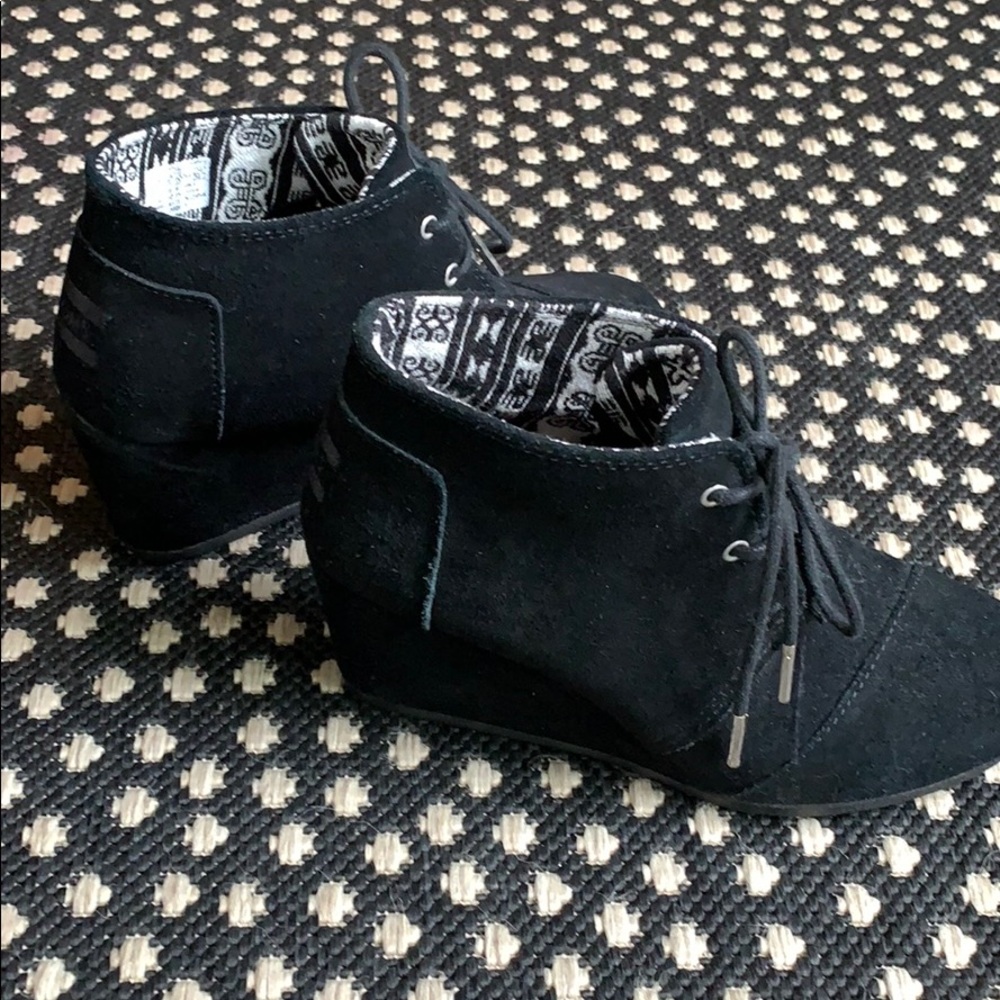 Toms black suede wedge